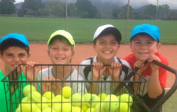 Medibank Junior Development Series players training